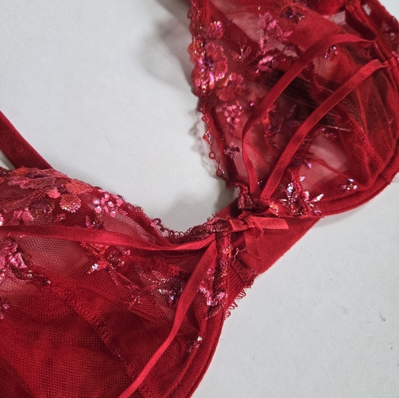 Victorias Secret Very Sexy red lace floral embroidery bra underwire sz 38C - Picture 3 of 9